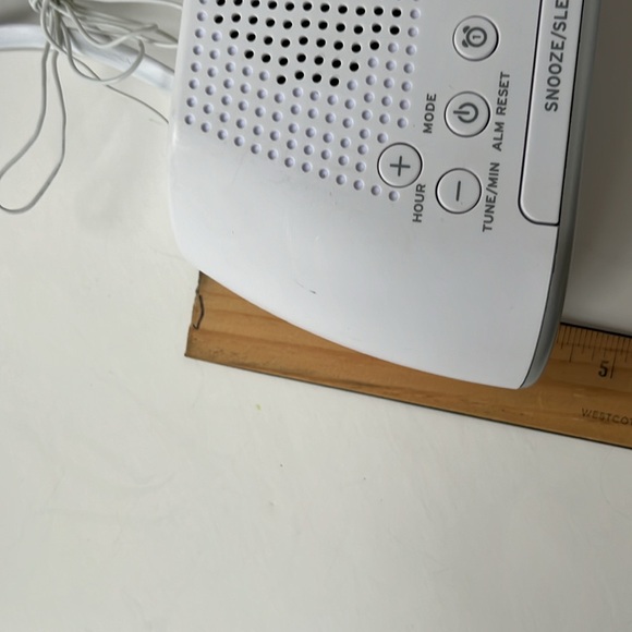 TIMEX AM/FM Dual Alarm Clock Radio with Battery Backup Model T2312 Modern Small. - Picture 6 of 6